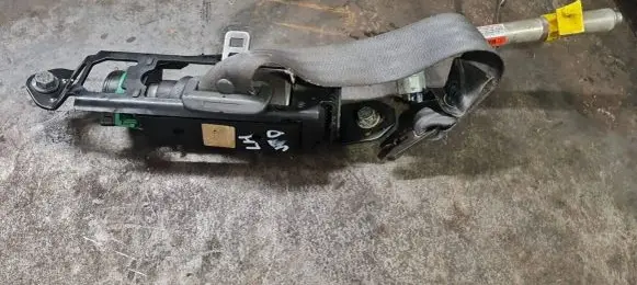 Volvo V70 Front seatbelt 3066244