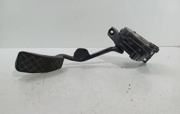 Audi A4 S4 B6 8E 8H Accelerator throttle pedal 8E2721523
