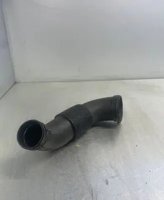 Audi Q7 4L Air intake hose/pipe ---