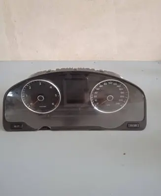 Speedometer (instrument cluster)