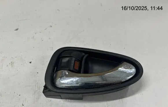 Toyota Avensis T270 Front door interior handle 6920605051