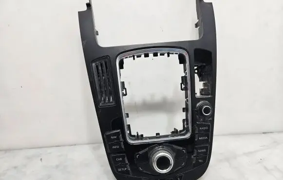 Head unit multimedia control