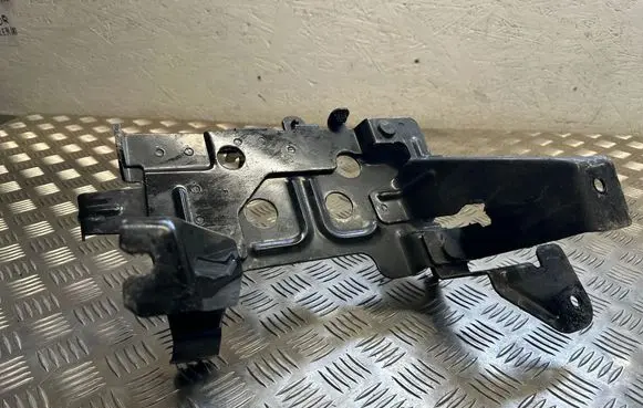 Opel Insignia B Battery tray 84116582