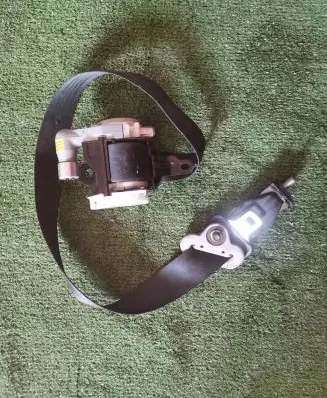 Mazda 5 Front seatbelt 0434086