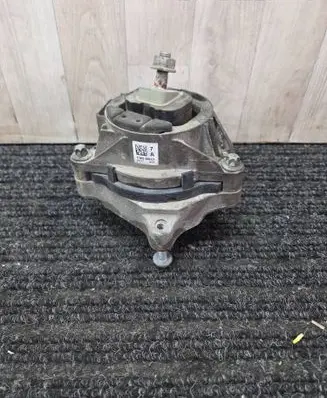 BMW 3 F30 F35 F31 Engine mount bracket 6865469 22116865469