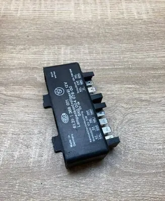 BMW 5 E34 Other relay 1368071 5KG004078