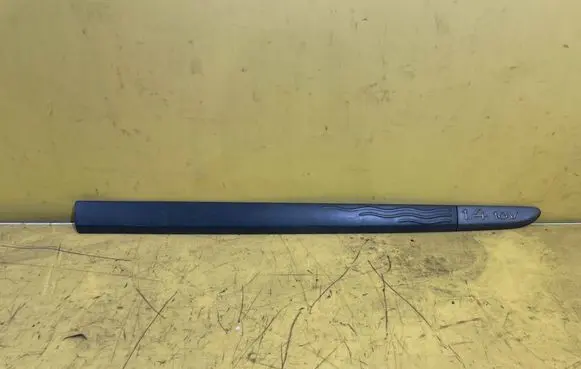 Renault Modus Front door trim (molding) 8200213739