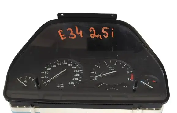 BMW 5 E34 Speedometer (instrument cluster) 62118359203 110008548061 8361552