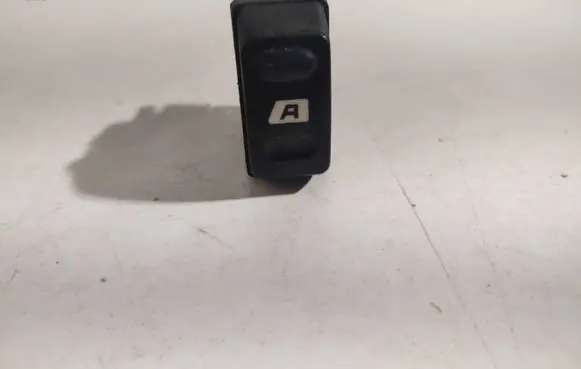 Citroen Xsara Picasso Electric window control switch 22661 0146