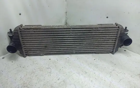Opel Vivaro Intercooler radiator 7700312903 868926Q