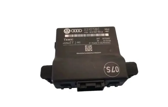 Volkswagen PASSAT B7 Gateway control module 3C0907530C 3C0907951A 402063