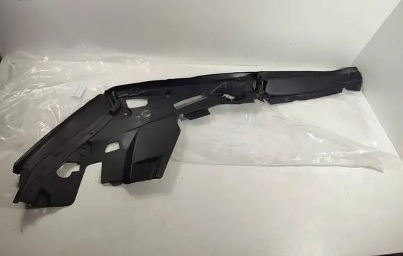 BMW X5M G05 F95 Fender end trim 51767418198 7418198