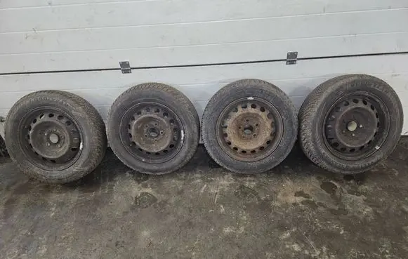 Toyota Auris E180 R15 steel rim 