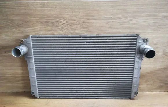 Toyota Avensis T250 Intercooler radiator 0R010 JD1271002220