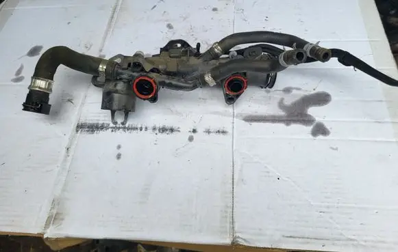 Peugeot 308 Engine coolant pipe/hose Z12002105 Z12002108