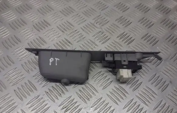 Nissan Almera Tino Quarter vent window switch 82960BU700