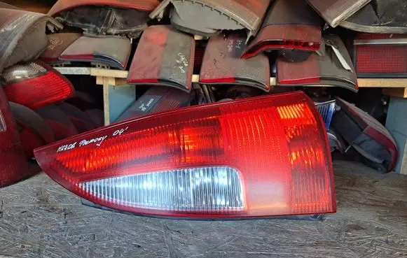 Mazda Premacy Rear/tail lights 22061908