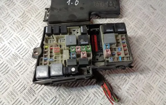 Ford Grand C-MAX Fuse box set AV6T14K733BRE