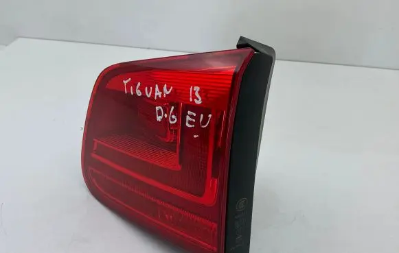 Volkswagen Tiguan Tailgate rear/tail lights 5N0945094G 2211002214