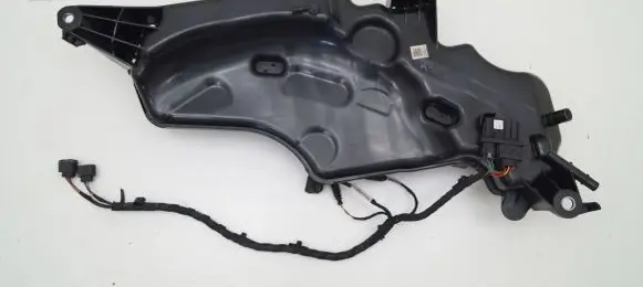 Volkswagen Golf VIII AdBlue liquid reservoir 