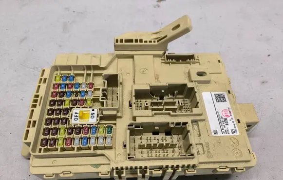 Hyundai Kona I Fuse module 91953K4750