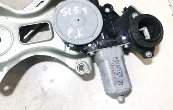 Toyota RAV 4 (XA30) Front door window regulator motor 42251010550 422510-10550