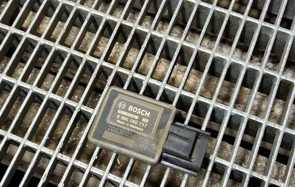 Ford Ranger Exhaust gas pressure sensor 0986280717 200360349201
