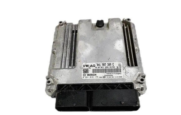 Volkswagen Golf VII Engine control unit/module 04L907309E