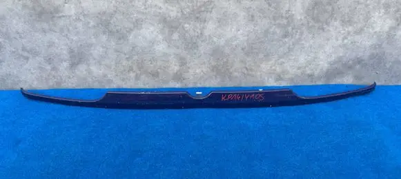 Volkswagen Golf III Front grill 1H6853661