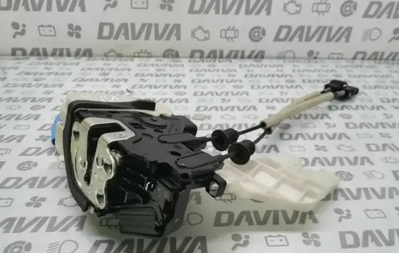 Volkswagen Golf VII Front door lock 81310B2020 81310-B2020GKJ