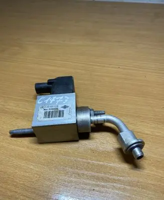 Mercedes-Benz C W205 Air conditioning (A/C) pressure sensor A2058300206 C1773