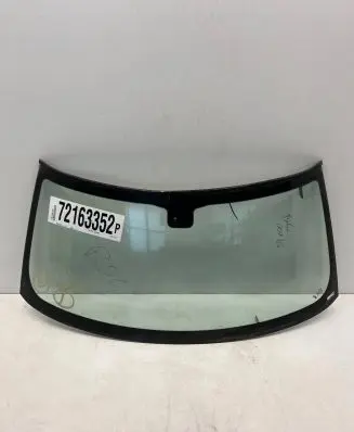 Mini One - Cooper Coupe R56 Front windscreen/windshield window 