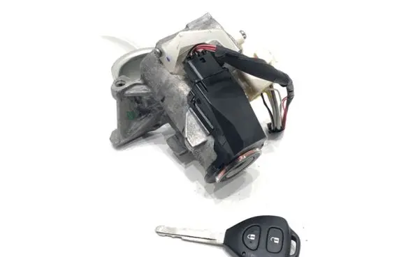 Toyota Auris 150 Ignition lock N0502638