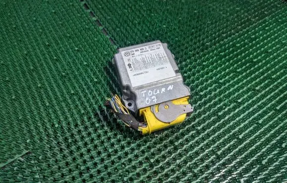 Volkswagen Touran I Airbag control unit/module 1T0909605D