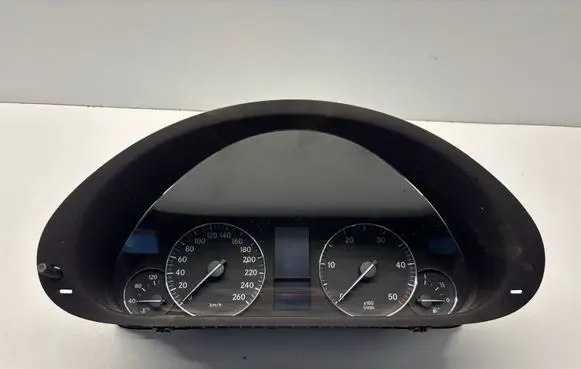 Mercedes-Benz C W203 Speedometer (instrument cluster) A2035404947
