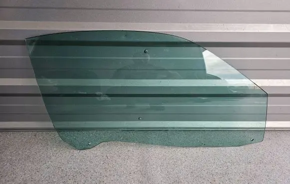 Maserati Coupe Front door window/glass (coupe) 4200GT
