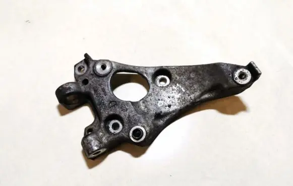 Peugeot 3008 I Engine mounting bracket 9672950980