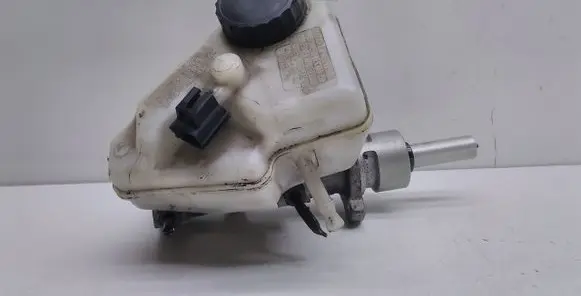Ford Mondeo Mk III Master brake cylinder 2S712422AA