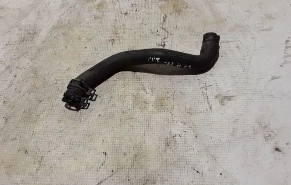 Mercedes-Benz GLA W156 Engine coolant pipe/hose A2465010258