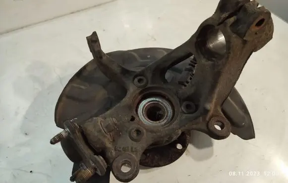 Volkswagen Golf VII Front wheel hub