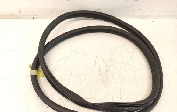 Mercedes-Benz C W205 Front door rubber seal A2056970051