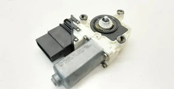Volkswagen Bora Rear door window regulator motor 1J4959811C 101389101