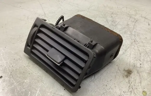 Toyota Corolla E120 E130 Dashboard side air vent grill/cover trim 8222