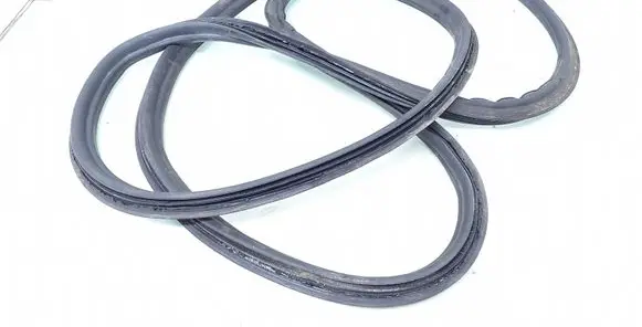 Trunk rubber seal (body)