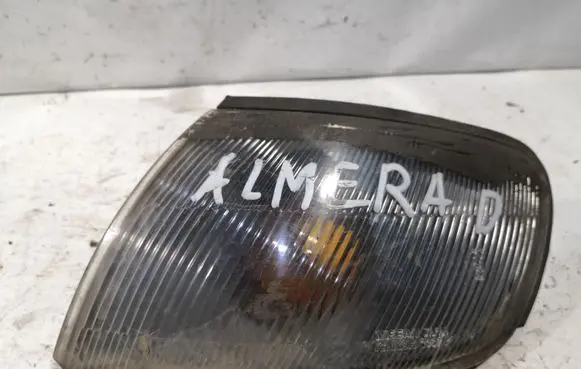 Nissan Almera Front indicator light