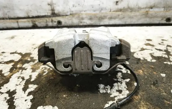 BMW 3 E92 E93 Front brake caliper 592808 230818 PU131363