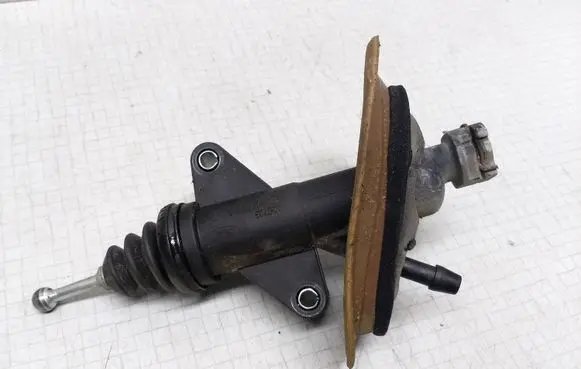 Ford Mondeo Mk III Clutch slave cylinder 1S717A543AC