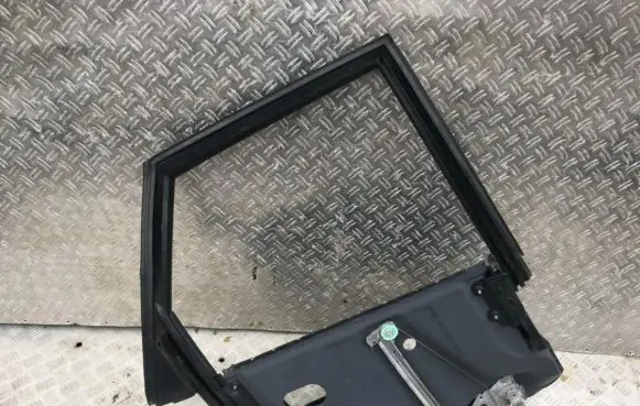 Audi 80 90 B3 Rear door window/glass frame 893839400