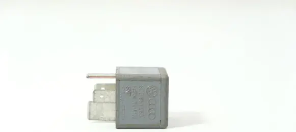 Audi A4 S4 B5 8D Other relay 8D0951253