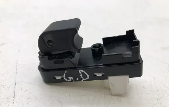 Mazda 3 III Electric window control switch KD3566370